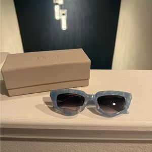 DEZI ‘On Read’ Sunglasses